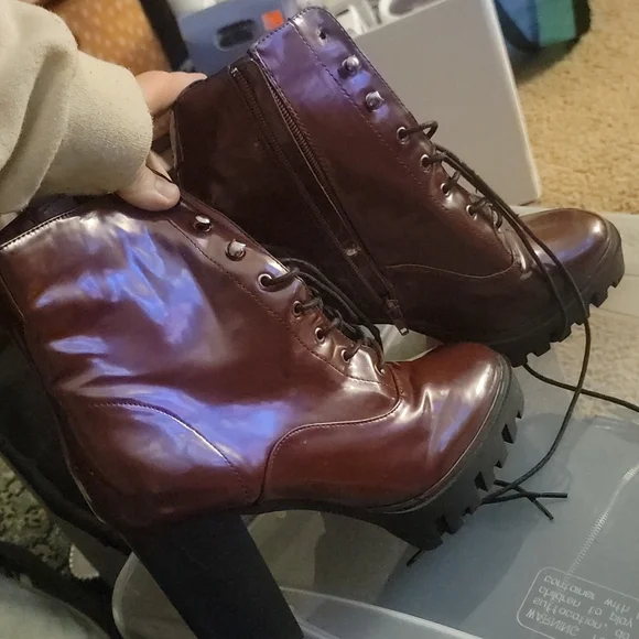 Boots - Picture 3 of 3